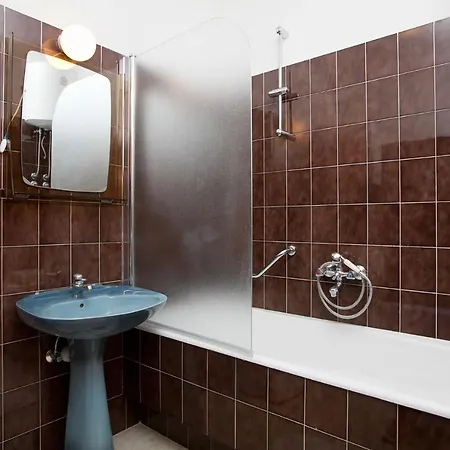Lina 2023 Apartment